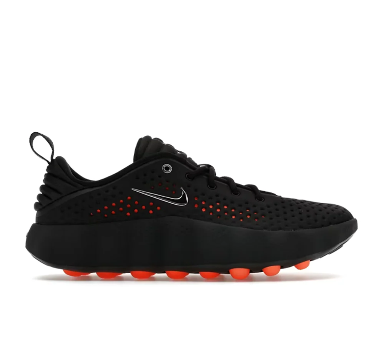 Nike Low-Top Sneakers - Black with Orange Sole Pods
