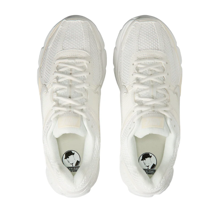 Nike Low-Top Sneakers - Ivory & White