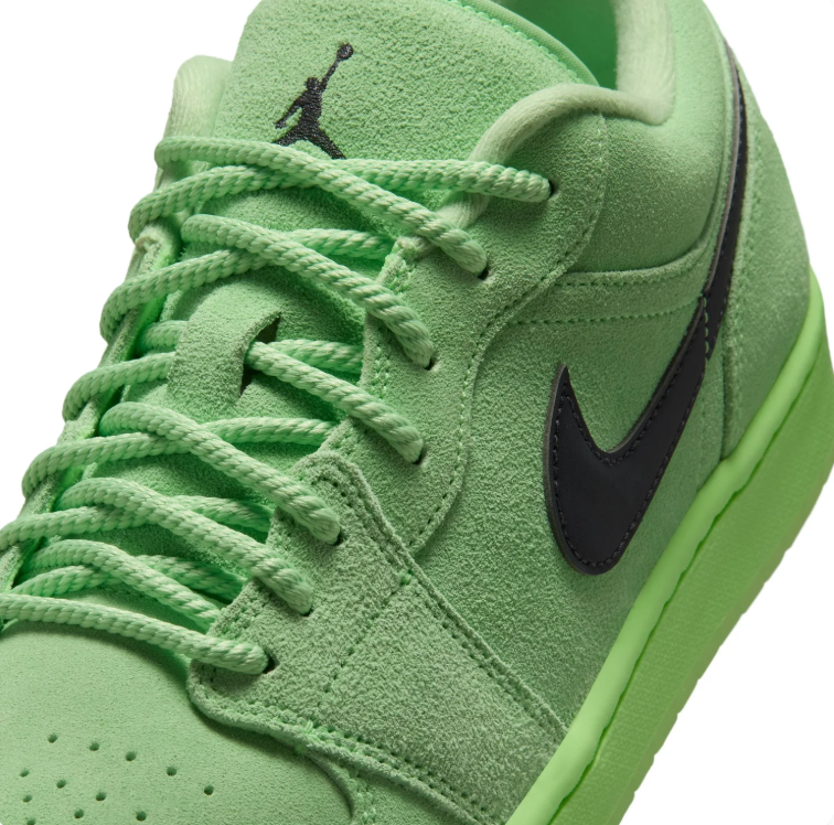 Air Jordan 1 Low Sneakers - Light Green & Black